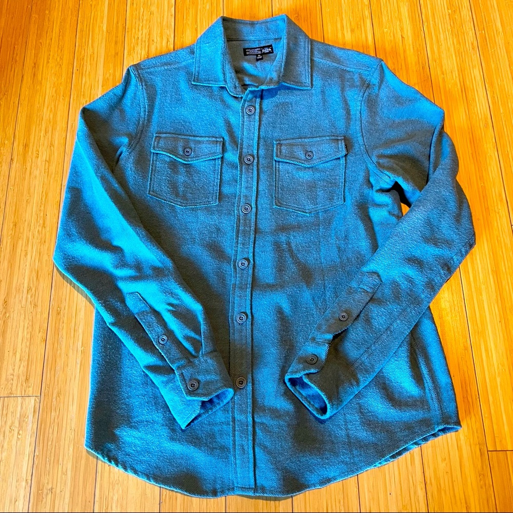 New Men’s Dakine Flannel Size Small